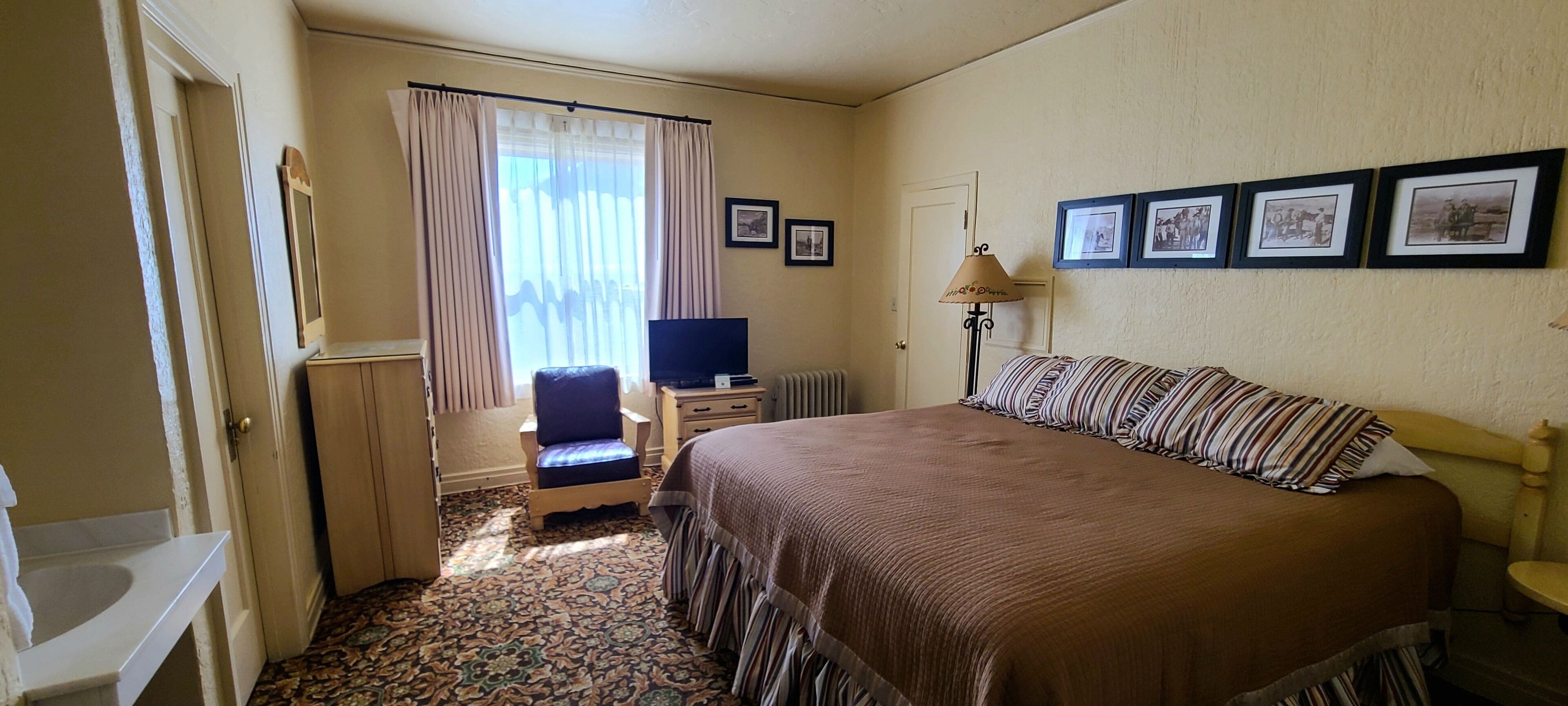 Chambre simple classique | Bureau, rideaux d’obscurcissement, accès au Wi-Fi (inclus)