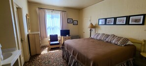 Classic Single Room | Desk, blackout curtains, free WiFi - Historic Dow Hotel (Lone Pine)