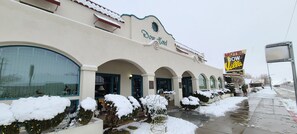 Vista frontal de la propiedad