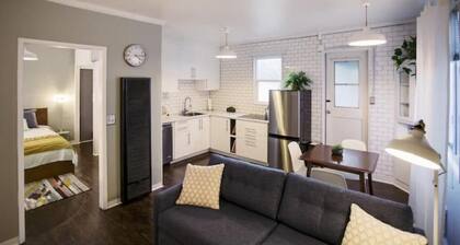 The Lincoln Street Cottage SANITIZED & SAFE!