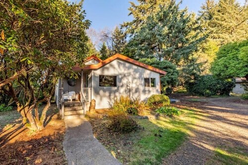 Earthworks Art House