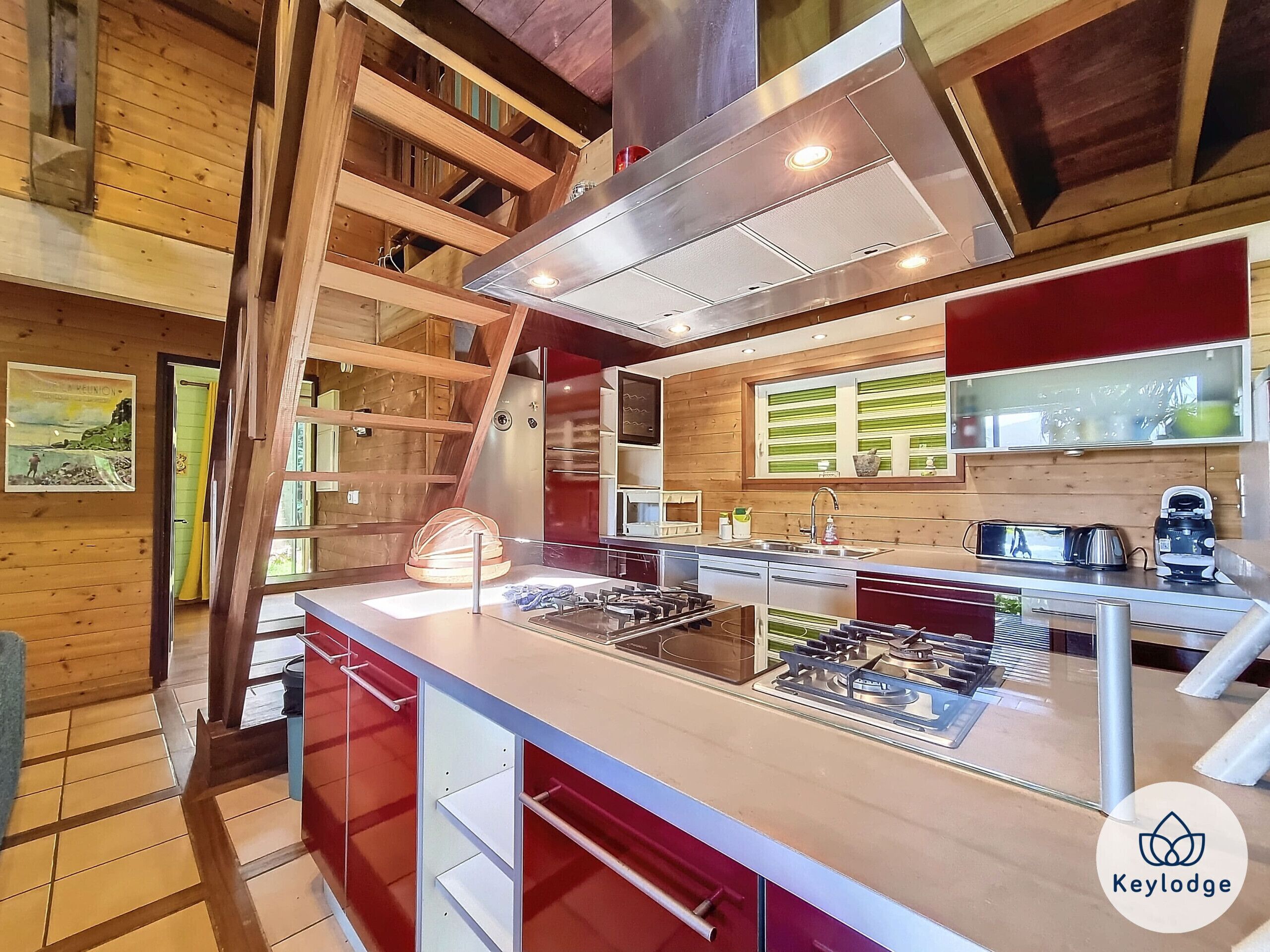 Réfrigérateur, micro-ondes, four, lave-vaisselle