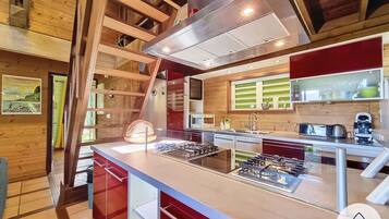 Réfrigérateur, micro-ondes, four, lave-vaisselle