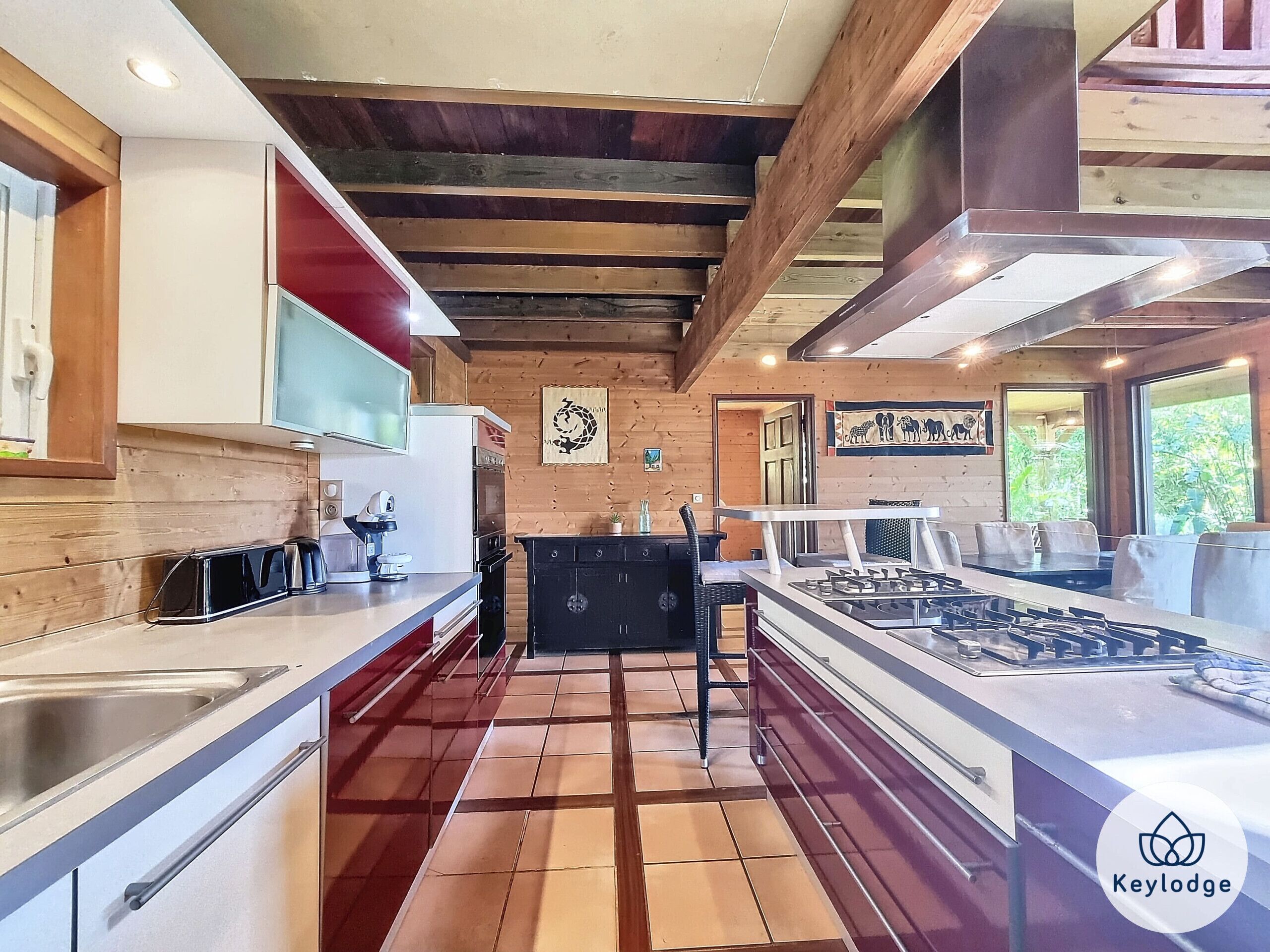 Geladeira, micro-ondas, fogão, lava-louças