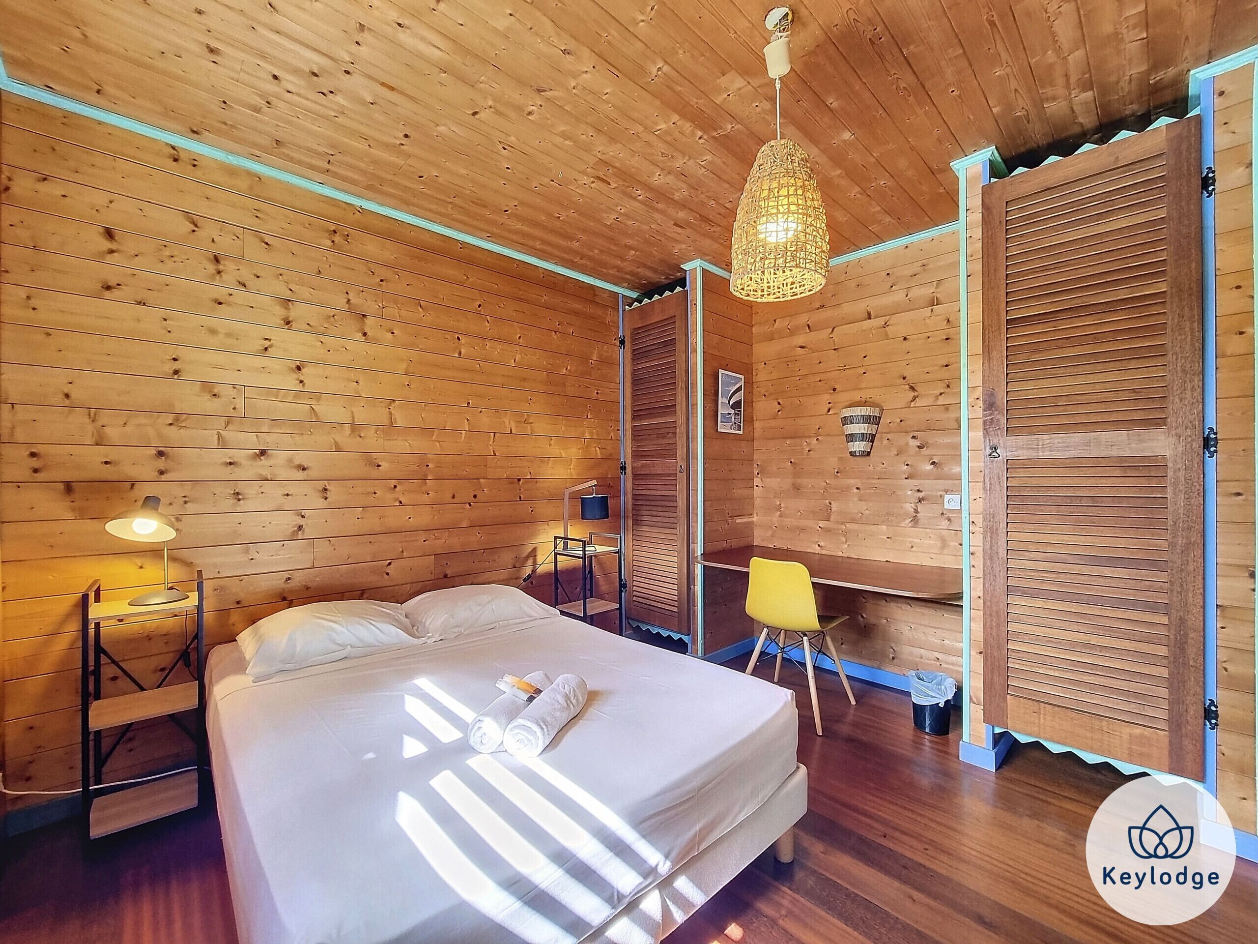 3 slaapkamers, een strijkplank/strijkijzer, gratis wifi, beddengoed