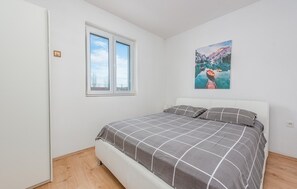 2 bedrooms, free WiFi, bed sheets