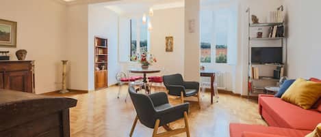 Televisión y oficina