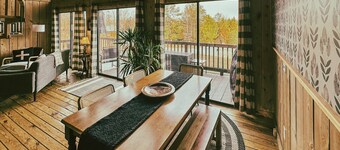 Rustic Lake Keowee Cabin, Perfect for Couples! Dock, Pool & Boat Slip