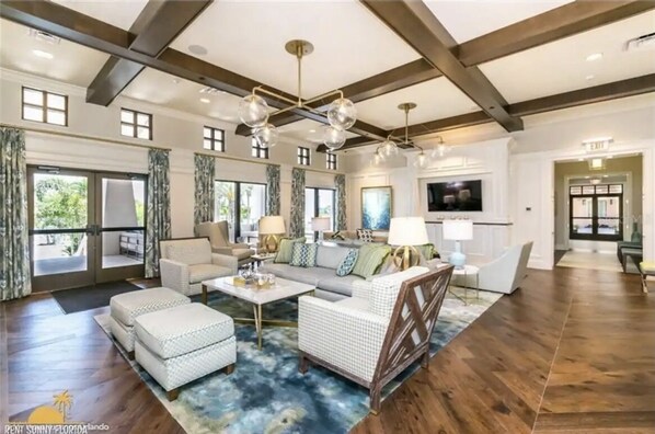 Smart TV, video games, books, offices - 8mi 2 Disney, Resort amenities, Heated pool, Princess and Star wars themed rooms (Kissimmee)