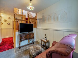 Fireplace - 4 bedroom accommodation in Hawes (Hawes)