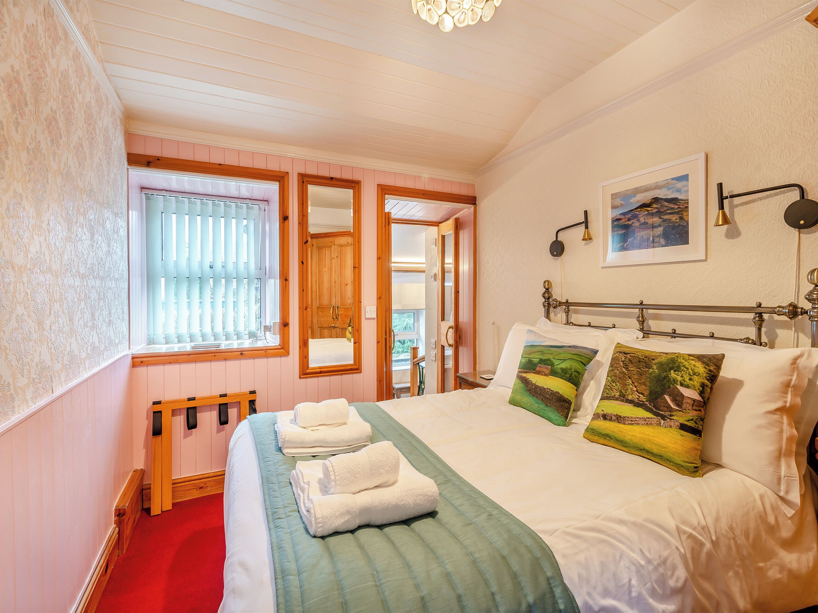 4 bedrooms, free WiFi, bed sheets