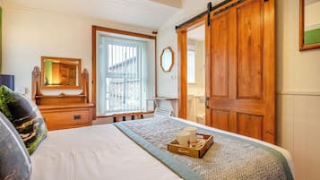 4 bedrooms, free WiFi, bed sheets