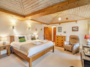 4 bedrooms, free WiFi, bed sheets