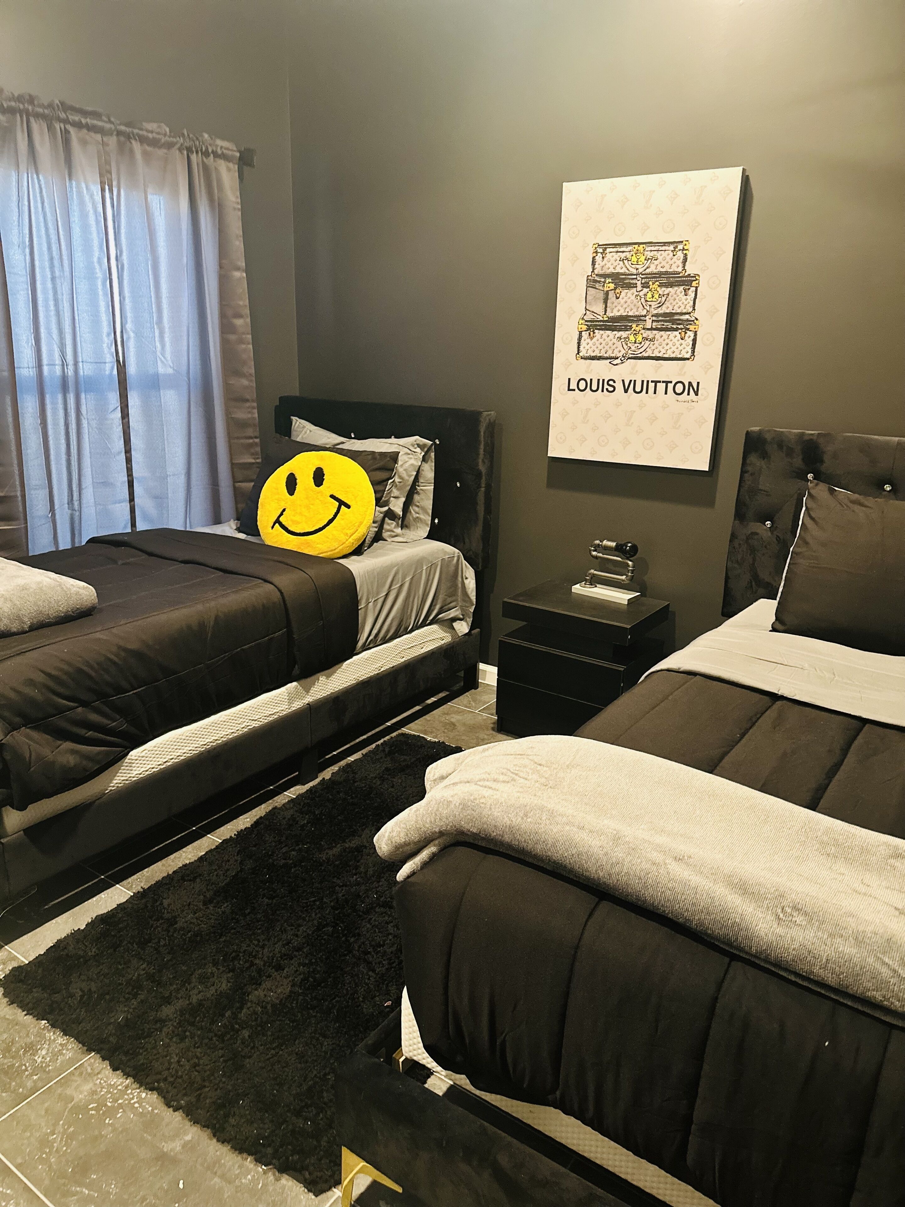 2 bedrooms, desk, free WiFi, bed sheets