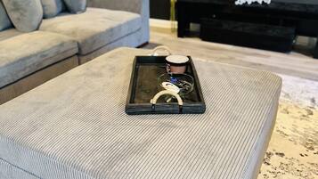 Smart TV, computer monitors