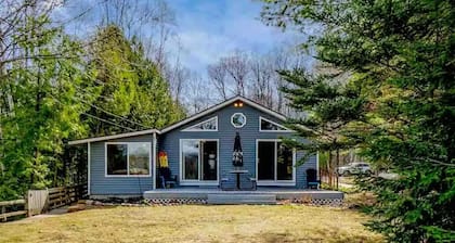 Beautiful 2BR+Loft Cottage with amazing views!