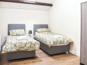 4 habitaciones, wifi gratis y ropa de cama