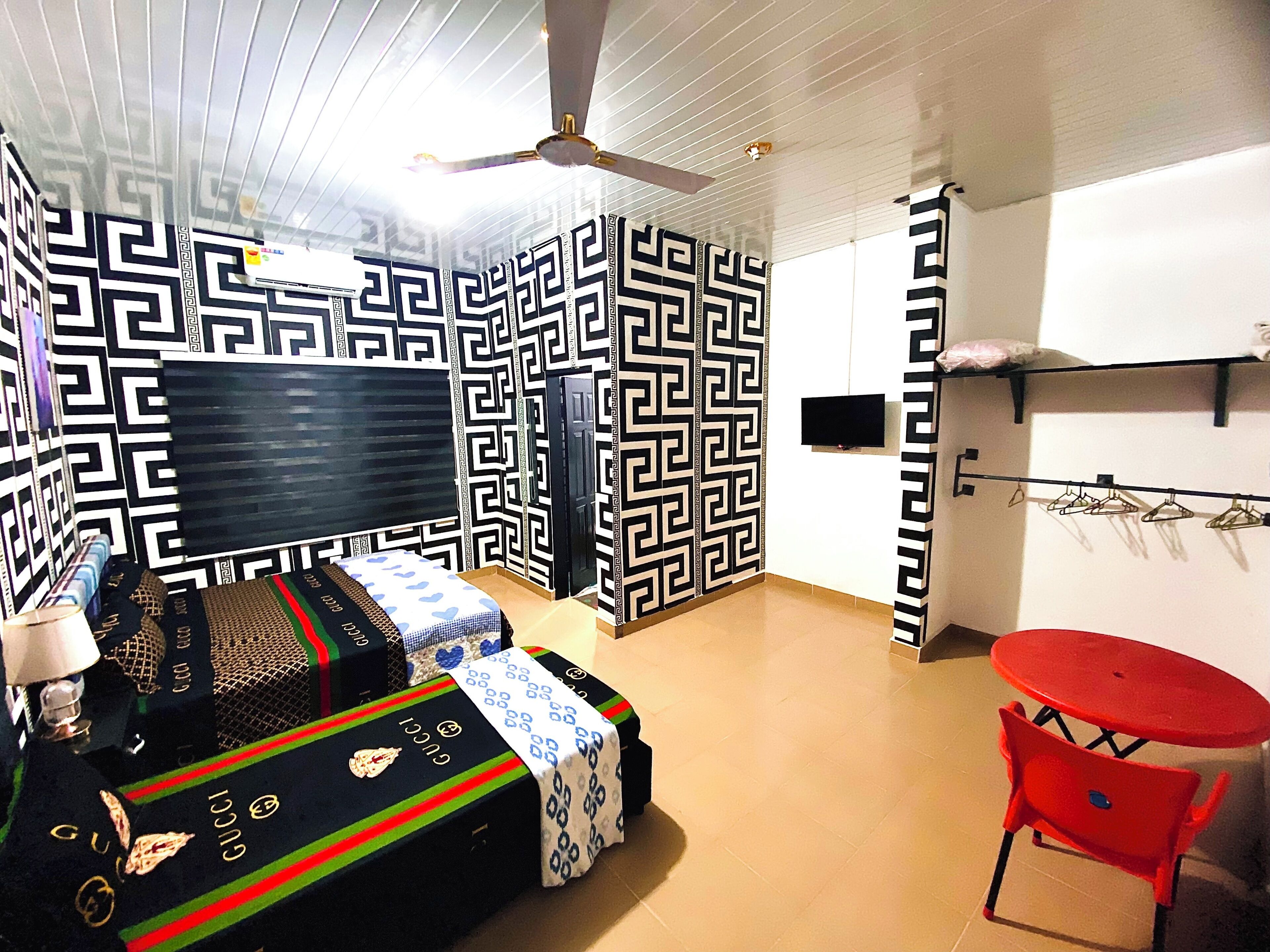 4 bedrooms, desk, iron/ironing board, free WiFi