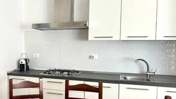 Frigorifero, forno, lavastoviglie