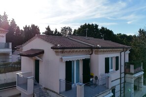 Exterior - S227 - Sirolo, new three-room apartment with terrace and garage (Sirolo)