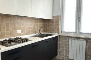 Fridge, oven, dishwasher - S227 - Sirolo, new three-room apartment with terrace and garage (Sirolo)