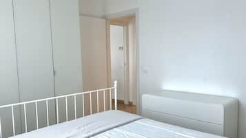 2 bedrooms, bed sheets
