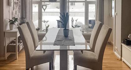 Bonito apartamento en Nedenes con WiFi
