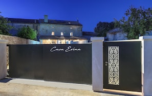 Enceinte de lâhĂ©bergement