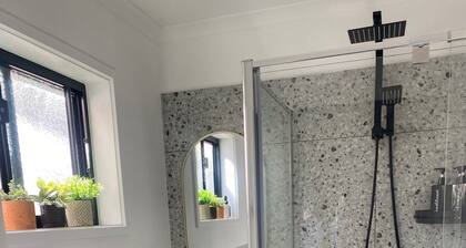 Self Contained Unit with Ensuite