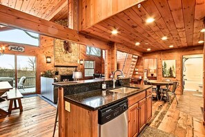 المنشأة من الداخل