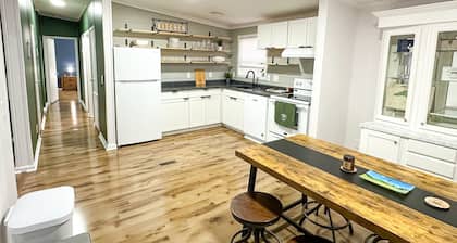 Walk to Downtown - 5 min. to MidPines, So. Pines & PineNeedles - Sleeps 6-8