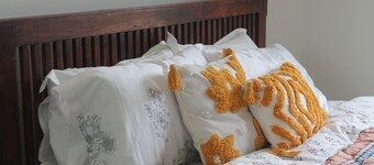 Modern Family Friendly Acreage Guest house