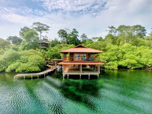 Dolphin EcoLodge - Where the Caribbean Sea meets the tropical rainforest 