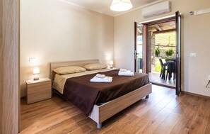 4 bedrooms, travel cot, free WiFi, bed sheets