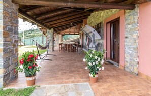 Outdoor dining - Gorgeous home in Torchiara (Torchiara)