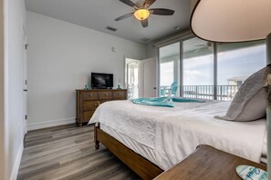 3 bedrooms, iron/ironing board, WiFi - Salt Life: Experience Coastal Luxury, 2BR KCB Condo W/ Breathtaking Ocean Views, Shared Pool & Beach (Key Colony Beach)