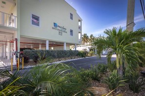 Property grounds - Salt Life: Experience Coastal Luxury, 2BR KCB Condo W/ Breathtaking Ocean Views, Shared Pool & Beach (Key Colony Beach)