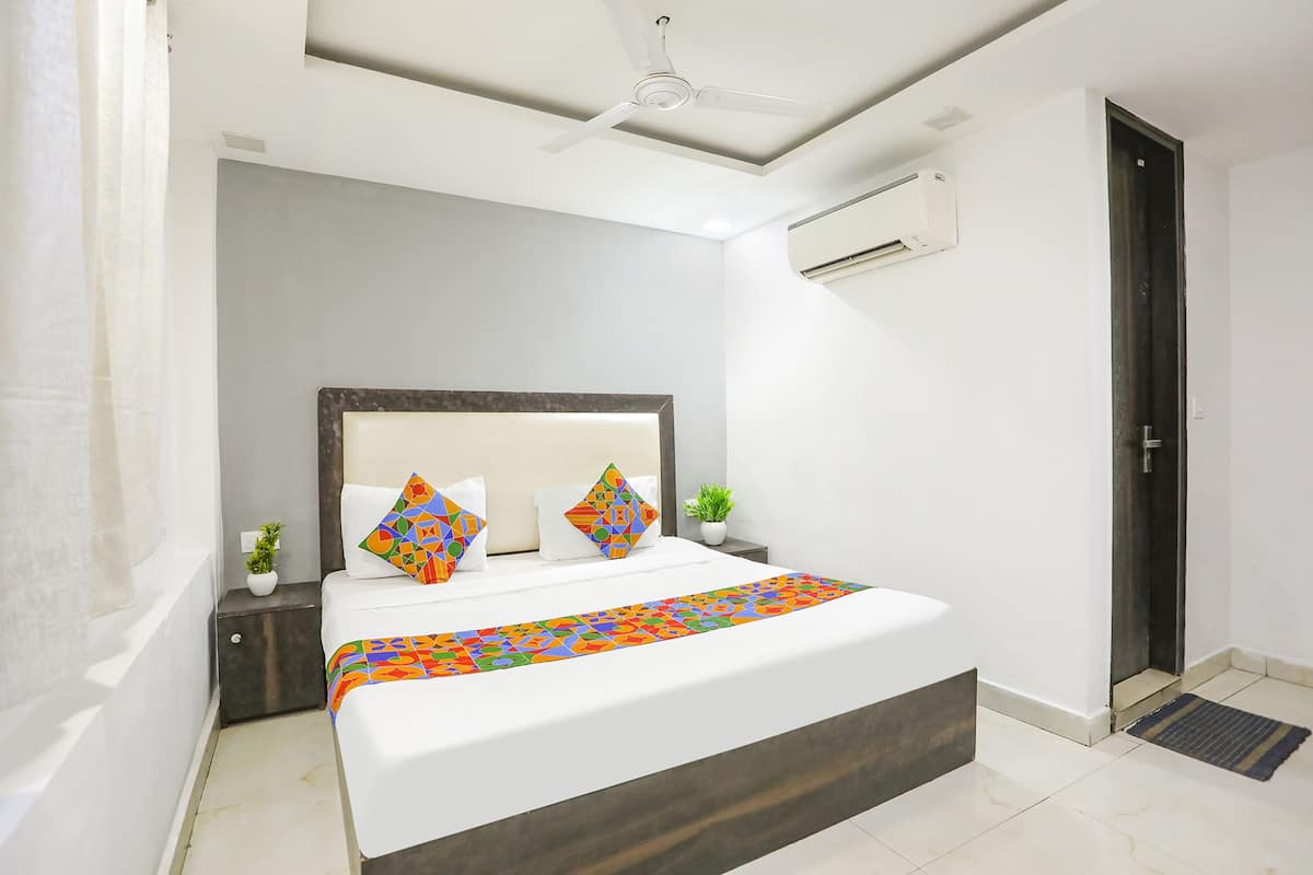 Deluxe Room | Egyptian cotton sheets, premium bedding, in-room safe, free WiFi