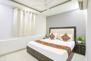 Rom – deluxe | Sengetøy i egyptisk bomull, sengetøy av topp kvalitet og safe på rommet