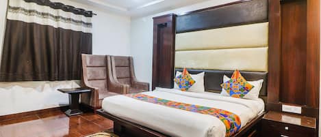 Egyptian cotton sheets, premium bedding, in-room safe, free WiFi