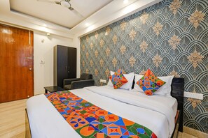 Egyptian cotton sheets, premium bedding, in-room safe, free WiFi