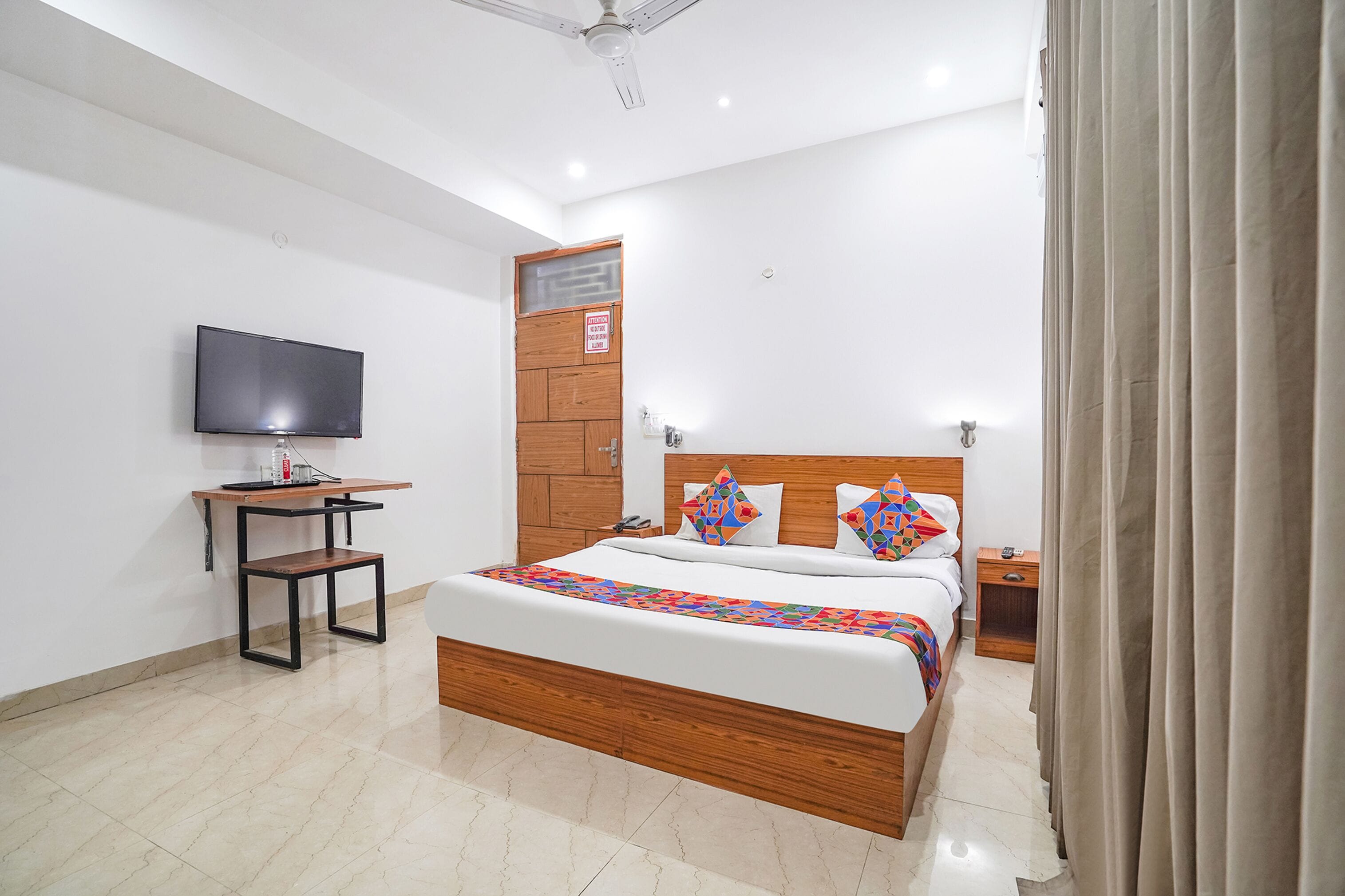 Egyptian cotton sheets, premium bedding, in-room safe, free WiFi