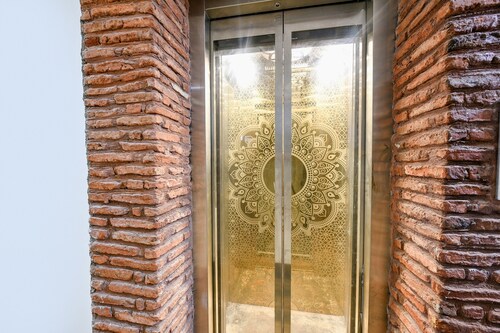 Fabhotel Nirvana Grand By Io