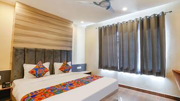 Deluxe Room | Egyptian cotton sheets, premium bedding, in-room safe, free WiFi