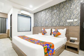 Lakens van Egyptisch katoen, luxe beddengoed, een kluis op de kamer