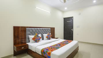 Egyptian cotton sheets, premium bedding, in-room safe, free WiFi