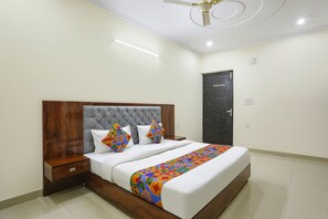 Egyptian cotton sheets, premium bedding, in-room safe, free WiFi - FabHotel ASP Royal Residency Inn (New Delhi)