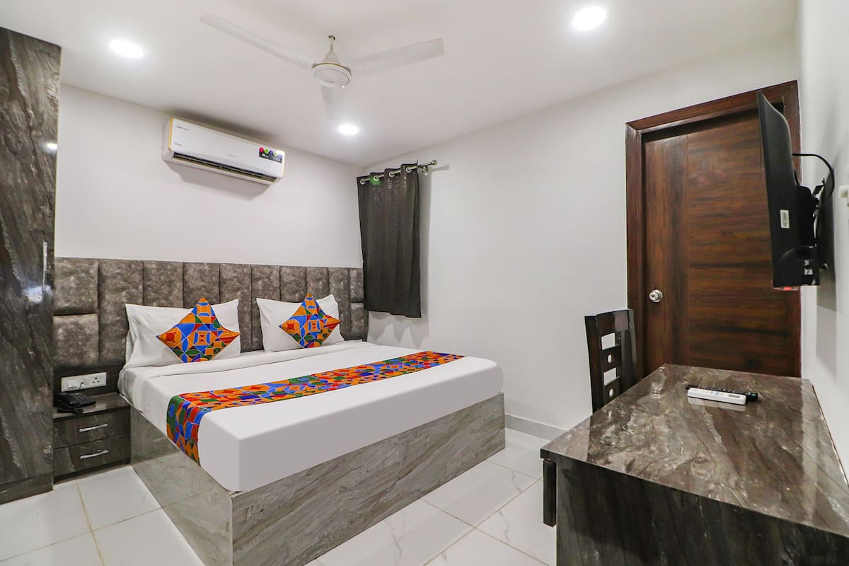 Deluxe Room | Egyptian cotton sheets, premium bedding, in-room safe, free WiFi