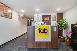 Reception - FabHotel Roadway Inn (New Delhi)