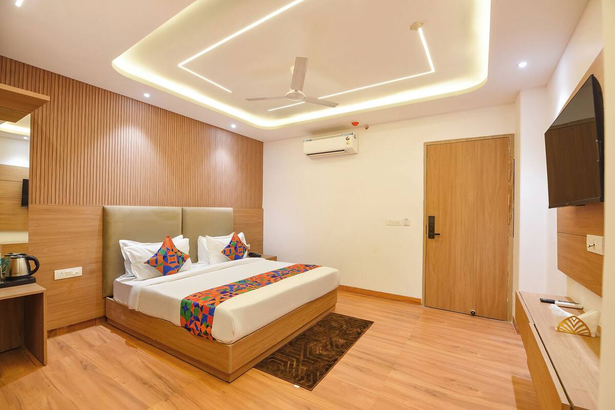 Premium Room | Egyptian cotton sheets, premium bedding, in-room safe, free WiFi